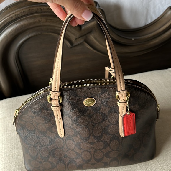 Coach purse - Picture 3 of 8